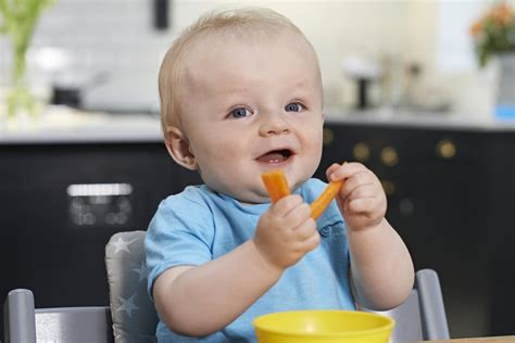 Jedzenie dla 8 miesięcznego dziecka  napoje (soki, słodzone herbatki)