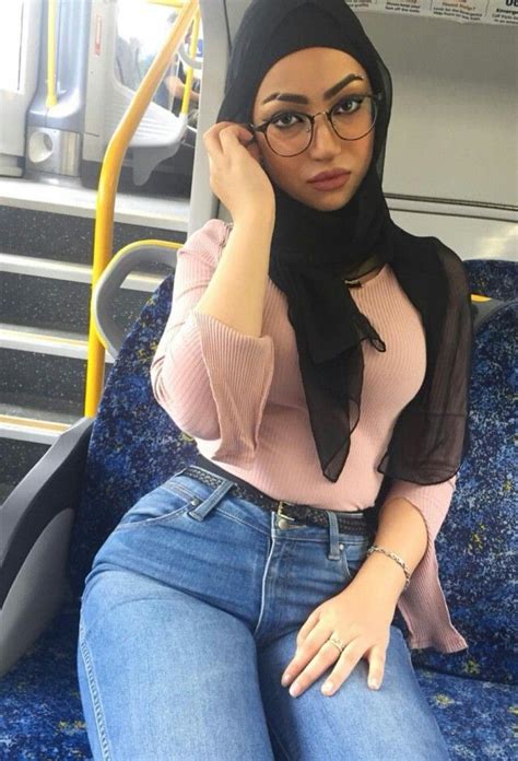 Jenneh arab hijab handjob  I