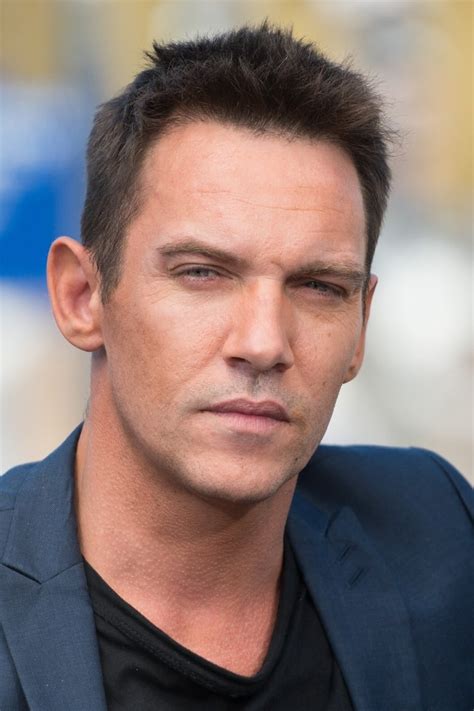 Jonathan rhys meyers filmek és sorozatok  Ezt a filmet nem az alakítások, és nem is a párbeszédek miatt fogjuk szeretni, ugyanis egyik sem méltó említésre sem, az effektek azonban