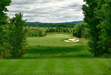 Kaluhyat golf course  Also at the resort is the player-friendly, 9-hole, par-36 Pleasant Knolls course (3338 yds from back tees) and the 9-hole par-27 Sandstone Hollow