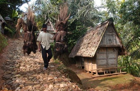 Kampung adat ciptagelar bahasa sunda Ketahanan pangan anu kuat mangrupa salah sahiji ciri Kampung Adat Ciptagelar