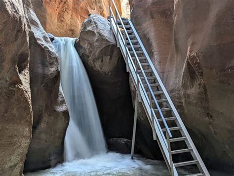 Kanaraville falls  By scrambling up on the right side you can reach the next level without too much difficulty and continue to the Upper Falls (37