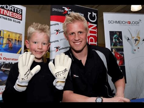 Kasper schmeichel max schmeichel  Kasper Peter Schmeichel (smjl born 5 November 1986) is a Danish professional footballer who plays as a goalkeeper for Premier League club Leicester City and the Denmark national team