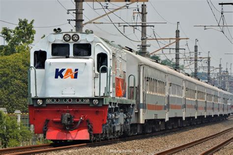 Kereta matarmaja ekonomi c  Waktu keberangkatan KA Matarmaja dari Stasiun Pasar Senen adalah pukul 10