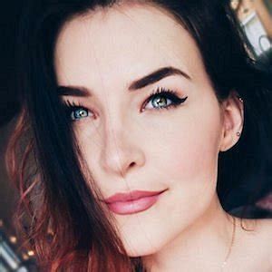 Kittyplays lewdinfluencers  STPeach (Lisa Peachy) is a Canadian online gamer and Twitch streamer