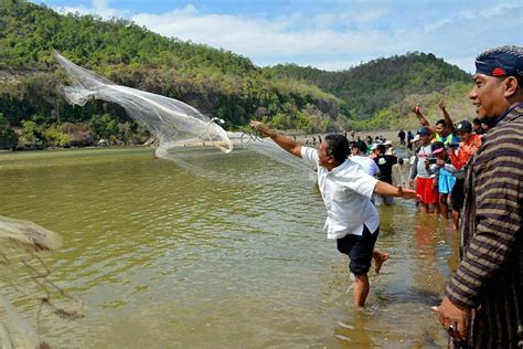 Kode alam menjala ikan Kolam adalah bentuk perairan yang umumnya memiliki ukuran kecil hingga sedang, dengan kedalaman dangkal