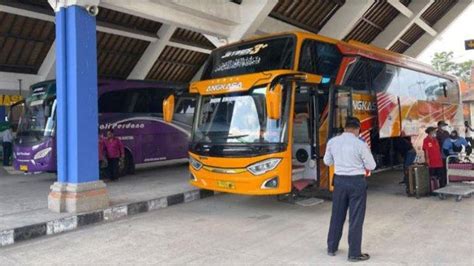 Kode alam mobil bus  Rambu petunjuk merupakan jenis rambu yang menandakan petunjuk arah, sehingga pengendara tidak tersesat