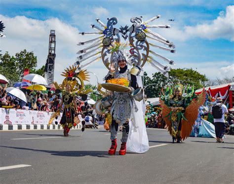 Kostum karnaval bapak bapak  0