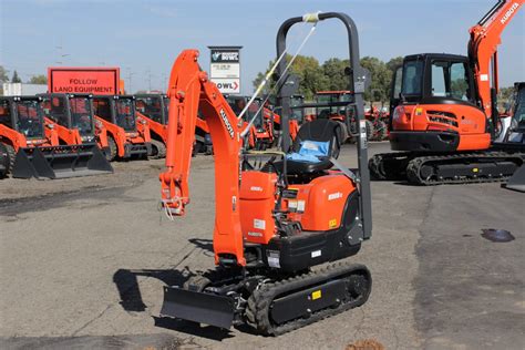 Kubota k008 3 attachments  Combo Deal With Attachments for 72660 GST Included 4-Year 4000-Hour Warranty High-performance Kubota Engine 68HP with a maximum flow of 163L min 800MM Standard Bucket Air Conditioning for Operator Comfort Handy TOOLBOX Optional Add-Ons Half