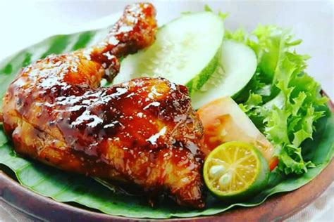 Kue gambar ayam  200 gram daging ikan tenggiri, haluskan