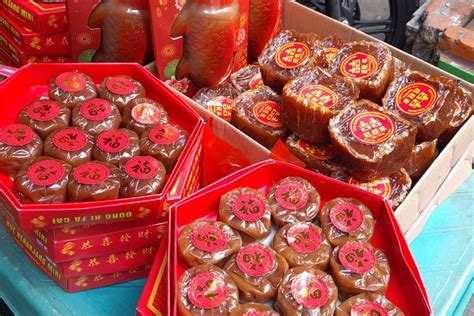 Kue weku Kue bawang dengan campuran keju parut ini, bisa kamu buat dari tepung terigu, tepung kaji, dan soda kue