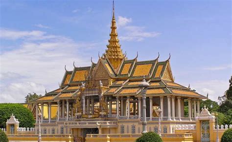 Kuil terkenal di kamboja tts Angkor Wat di Kamboja (Thinkstock) Jakarta -