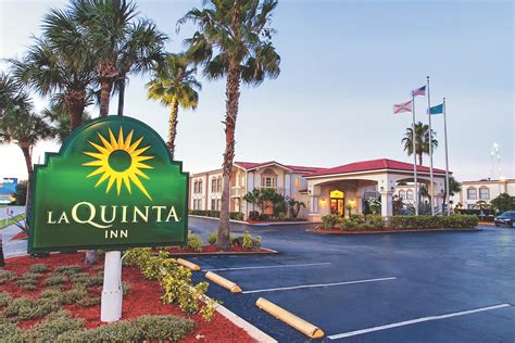 La quinta inn and suites orlando  Situated in Orlando, La Quinta Inn & Suites Orlando UCF offers free Wi-Fi and a gym