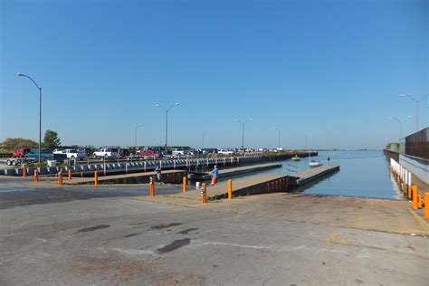 Lake erie public boat ramps  Fort Niagara State Park *