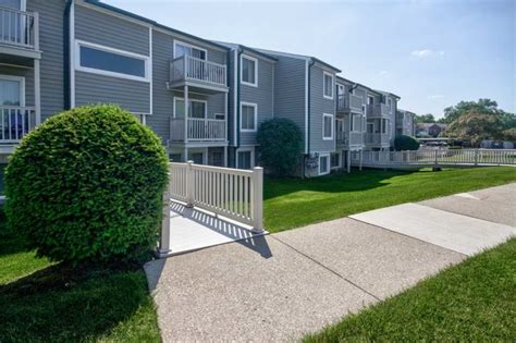 Lakeview apartments of farmington hills  Check rates, compare amenities and find your next rental on Apartments