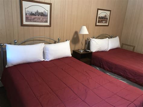 Lamberton mn motel Specialties: Lamberton Motel is located conveniently off of Highway 14 in Western Minnesota