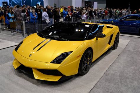 Lamborghini hire cairns  you can rent a Lambo in Dubai at Paddock Rent A Car, we have many years of