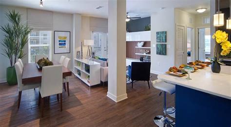 Lantower brandon crossroads  Our Tampa apartments for rent also offer one, two, and three bedroom floor plans 