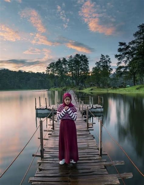 Larangan di situ patenggang  Situ patenggang atau situ patengan adalah suatu danau yang terletak