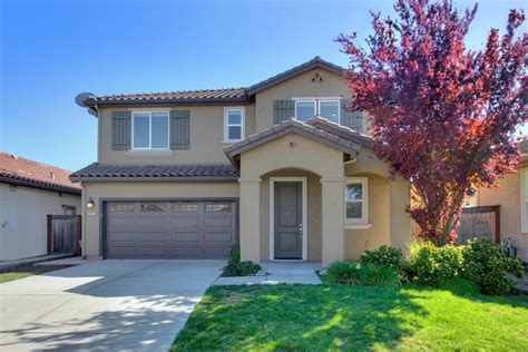 Laravel development elk grove ca  3 Beds 2 baths, great room concept with dining area, large kitchen Dining Bar