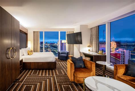 Las vegas cheap hotel rooms  3 Star: $40-$139