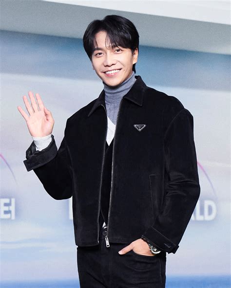 Lee seung gi crisis prevention act  According to an exclusive SPOTV News report, Lee Da In accompanied Lee Seung Gi to Singapore for business related to Lee Seung Gi’s upcoming concert in the country