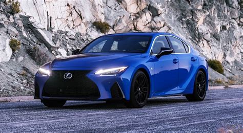 Leksus sylt  Lexus Interface with Service Connect (up to 10-year trial)36,46, Safety Connect (up to 10-year trial)37,46, Remote Connect (3-year trial)35 and Drive Connect (3-year trial) Wireless Apple CarPlay® and Android Auto™ Compatibility