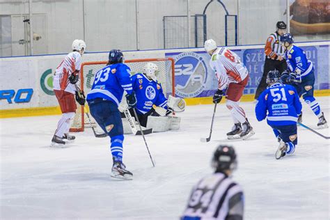 Ligahokei <cite> Hoki disingkatkan kepada Hoki Padang adalah pasukan sukan dalam keluarga hoki</cite>