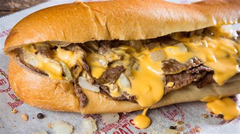 Lillos cheesesteak ) Turn off the heat and arrange the beef into 6 portions