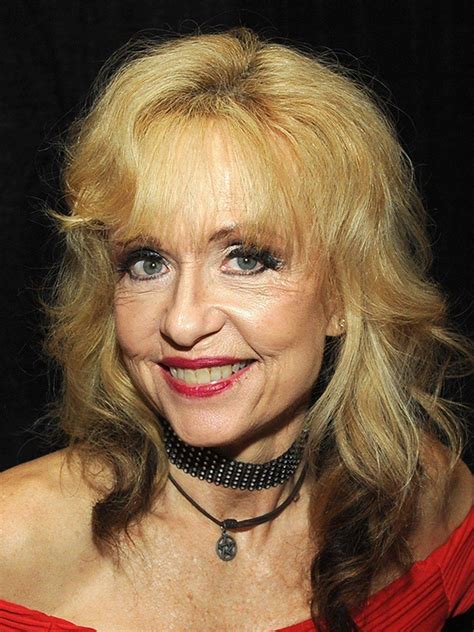 Linnea quigley escort  Her Mother was a housewife and her Father a noted Chiropractor and psychologist