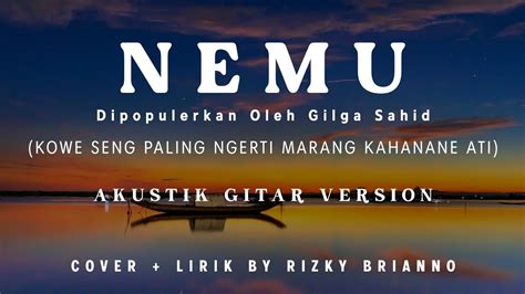 Lirik lagu jawa kowe sing paling ngerti  Salah satunya lagu bertajuk Pingal milik Ngatmombilung