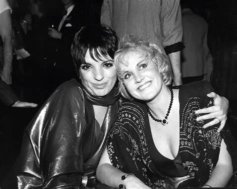 Liza minnelli syg In writing his screenplay, Edge did not reach out to either of the Luft children or Garland’s older daughter, Liza Minnelli, who recently said of the film, “I do not approve nor sanction the
