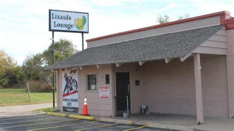 Lizard lounge wichita ks  First Name