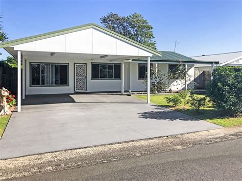 Lois buckett rentals Lois Buckett Real Estate is located at 98 Ballina Street, LENNOX HEAD, NSW 2478