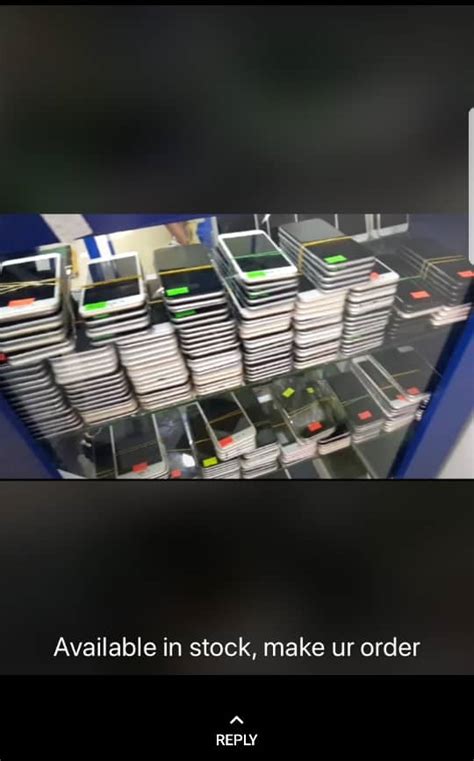 London used phones in computer village ikeja  (512GB, 256GB, 128GB) 200,000 – 215,000 Naira