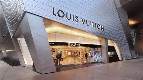 Louis vuitton cosmopolitan las vegas  Book your stay to enjoy residential-styled living spaces with private terraces and breathtaking skyline views