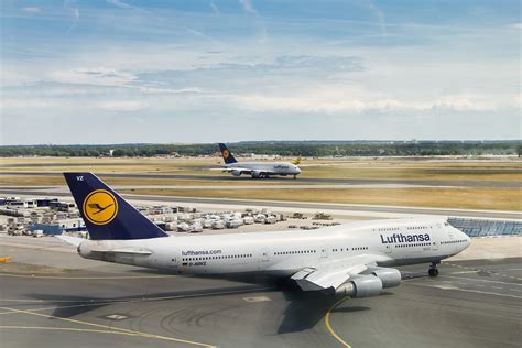 Lufthansa τηλεφωνο επικοινωνιας ελλαδα <mark> Το bot συνομιλίας Molli μπορεί να σας βοηθήσει όλο το 24ωρο και οι</mark>