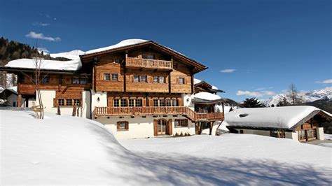 Luxury ski chalets davos Founded in 2005, Ski In Luxury is an industry leader and innovator in the luxury winter travel sector, providing an independent and knowledgeable service to discerning clients for over 15 years