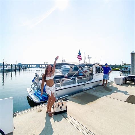 Luxury yacht charter charleston sc  4hr Nearshore/Harbor Sharks/Reds