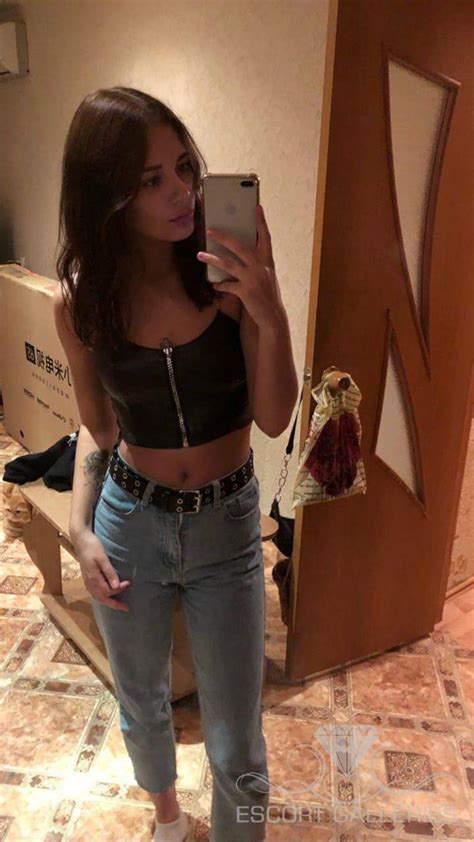 Macau escort girl  Allie just posted on her timeline