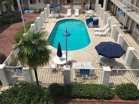Magnuson hotel baton rouge  Guests enjoy convenient access to The Bluffs Country Club and many local dining options