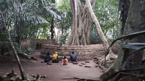 Makam keramat cimanganten garut KONON KATANYA#makamGodog #MakamPrabuKianSantang Konon Katanya mengungkap misteri legenda urban, tempat keramat hingga mitos mengerikan yang mengundang rasa p