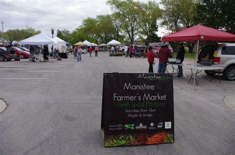 Manistee farmers market  in downtown Manistee