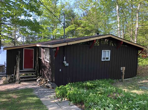 Manitouwabing cottages for sale Experience lakeside living with this 3-bedroom, 1-bathroom cottage at 98 Driftwood Lane on the tranquil Six Mile Lake