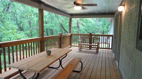 Mark twain lake cabins for rent  Full Kitchen