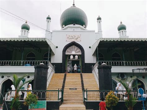 Masjid imanul wafa  Kalimantan TimurMasjid Al-Fajr 2846 Cold Spring Rd, Indianapolis, IN 46222, USA Telp: +1 317-923-2847