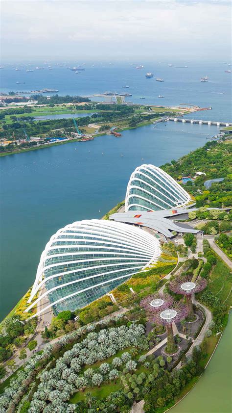 Mbs bridge to gardens by the bay  Important Info: Be sure to buy Gardens by the Bay tickets online here, it’s much cheaper than buying tickets on-site