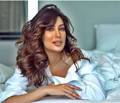 Mehwish hayat sex  00:18