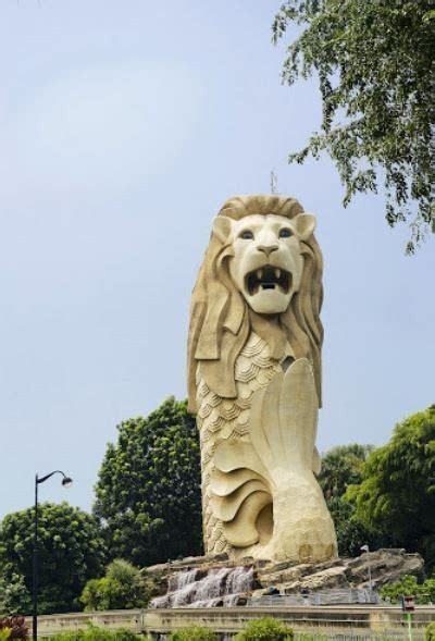 Merlion adalah lambang negara KOMPAS