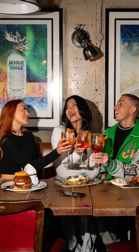 Merrywell bottomless brunch  90 - 90 minutes